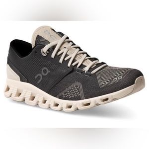 WOMEN'S ON CLOUD X, BLACK/PEARL, 6.5